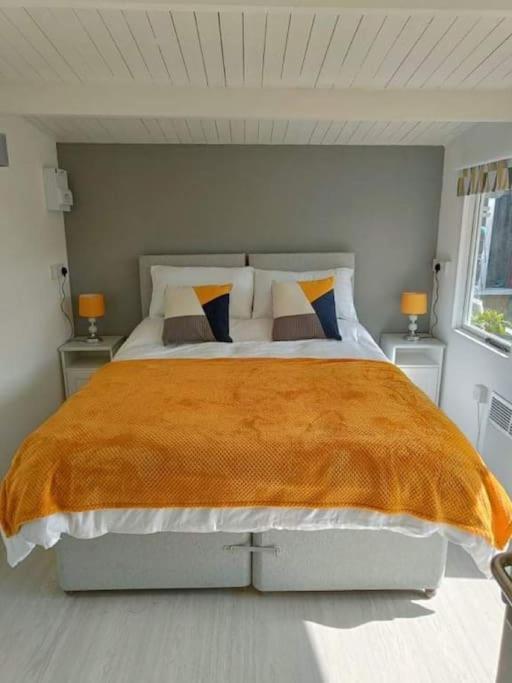 Private Lodge Close To Beaches And Goodwood Felpham Exterior photo